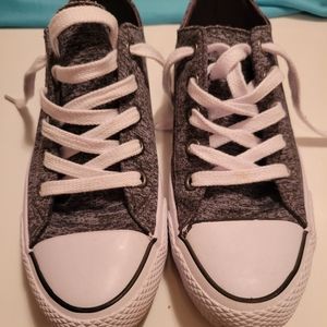 Airwalk Converse style sneaker Gray Like New Women's 8